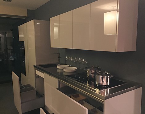 Musterküche S2 sterlinggrau Hochglanz - SieMatic S 2 SLG sterlinggrau