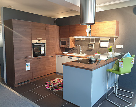 U-Küche mit Insel in Papyrusgrau/holzoptik - Feel/Artwood
