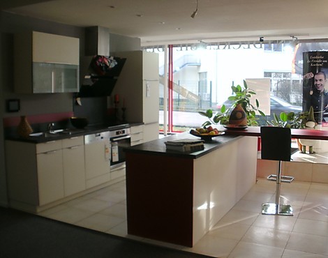 ARCOS E130 Twin - ARCOS E130 Twin - Magnolie matt kombiniert mit Rot