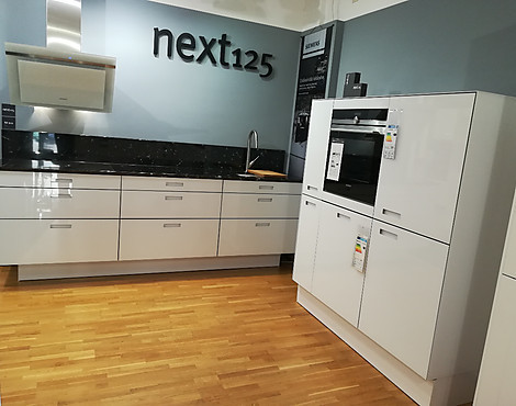 next125 Glasfront mit Griffschale - RESERVIERT NX901 Glas glanz polarisweiß