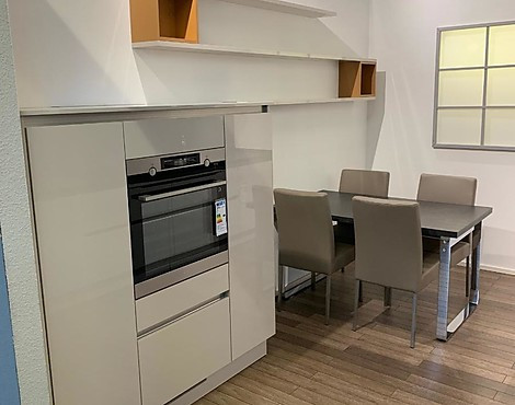 F 299 Sandbeige Hochglanz - Dassbach Küche