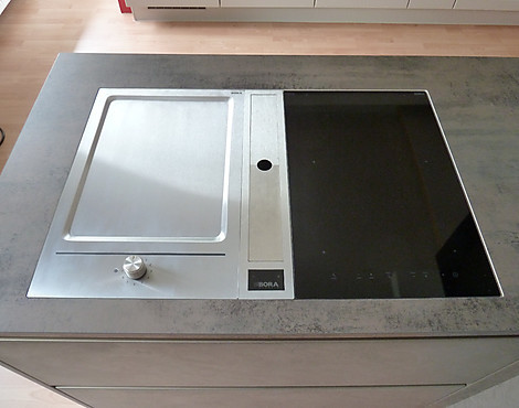 Classic - Tepan-Edelstahlgrill und Flächeninduktion Glaskeramik-Kochfeld