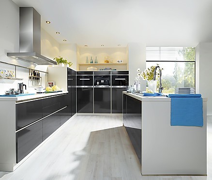 Moderne Designküche im Möbelkreis Brakel