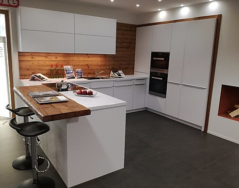 Hochwertige Designküche in Weißlack - Planeo GL Icy White