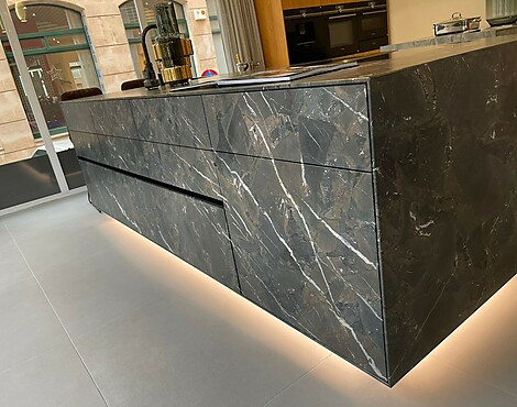 Terra bestehend aus hochwertigem Naturstein - LUXUS-Kücheninsel ST-ONE