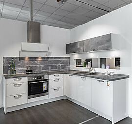 L-Küche in Weiß