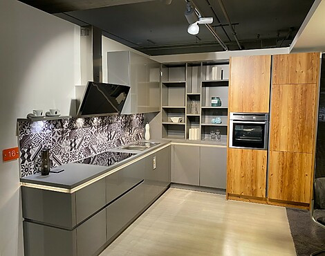 Uni Gloss - Programm