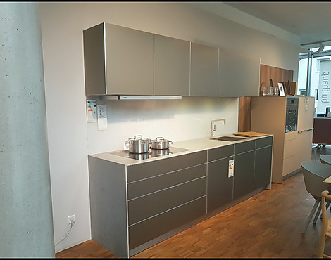 bulthaup b3 Sonderaktion Ausstellungsküche - bulthaup b3 A3AX Aluminium sandbeige