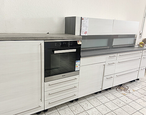 schöne Ausstellungs-Küchenzeile in Esche-weiß - Plan