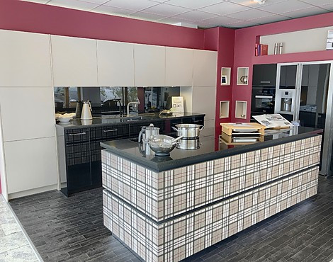 Außergewöhnlich elegant - XL 7298 Highline Glas schwarz mit XL 1296 Kaschmir matt