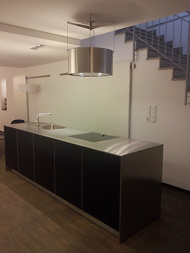 Bulthaup Musterkuche Musterkuche Insel Aluminium Ausstellungskuche In Wiesbaden Von Bulthaup Werkstatt Wiesbaden