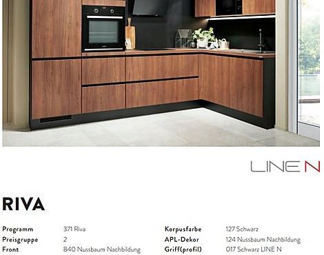 Einbauküche - Nussbaum Nachbildung, Schwarz Nachbildung