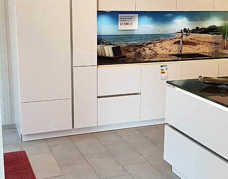 grifflose Küche Häcker Systemat 4030 Polarweiß Hochglanz mit Natursteinarbeitsplatte - Systemat 4030 Polarweiß Hpchglanz