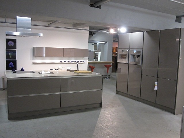 Siematic musterküche siematic: ausstellungsküche in münchen von ... Luxus küchen ausstellungsstücke