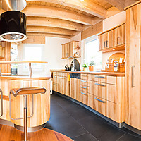 Schreinerküche aus massivem Ahornholz