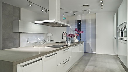 Die Küche Luchtefeld - weiße Designküche Weiße Küchenzeile