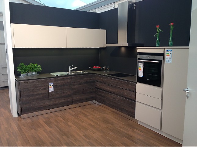Pronorm musterküche messeküche grifflos mit glasarbeitsplatte ... Küche braun reutlingen