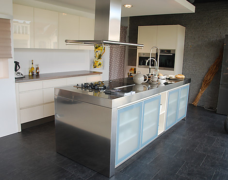 Moderne Musterküche mit hochglänzender Acrylux-Oberfläche - Modell TORONTO