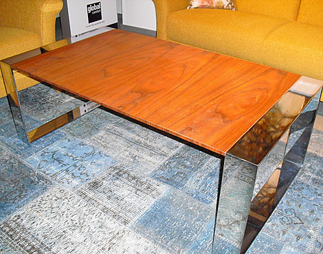 Couchtisch in Nussbaum und Chrom - Couchtisch in Nussbaum und Chrom