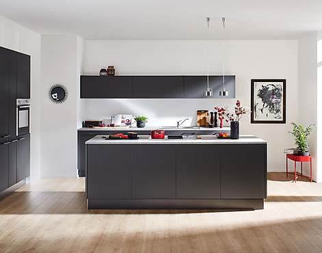 Moderne Inselküche in Schwarz softmatt - Plus