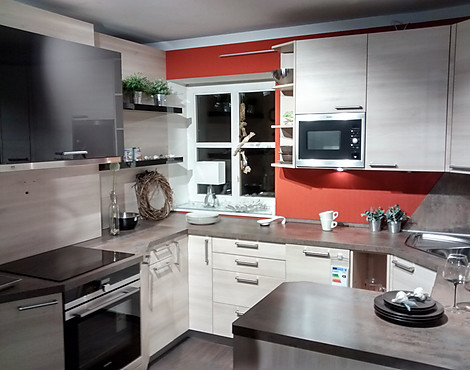Moderne Einbauküche in Holzdekor - Filiale Bad Tölz A 806 AV 1090 Akazie hell