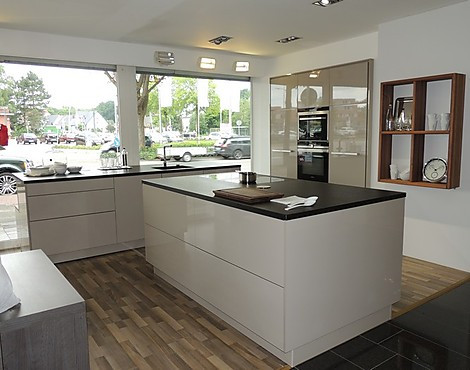 BN 03 Großzügige Vorführküche zum kleinen Preis - BN 03 XL 3496 Magic Grau Hochglanzlack