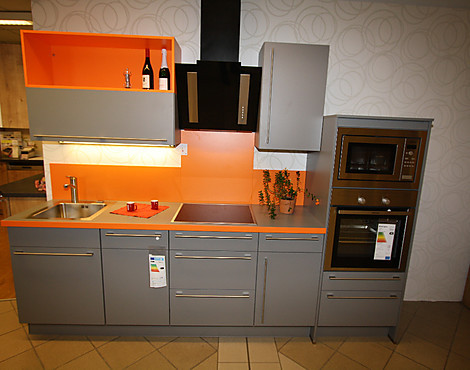 Küchenzeile Nobilia Länge 270 cm in Mineralgrau / Orange - Laser / 413 Mineralgrau