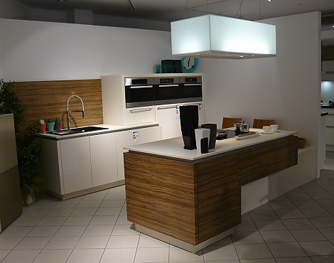 KH Ausstellungsküche Magnolie mit Olive - 2036 Magnolie mit 21 Olive