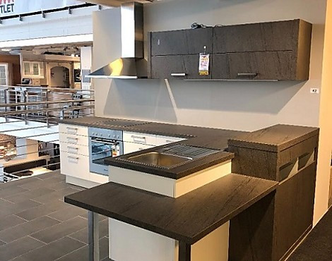 Moderne L-Küche in Vesuvgrau - Sierra Vesuvgrau/Weiß