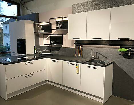 Moderne Einbauküche in Softlack mit Muldenlüfter/67 - Classic Loft Satin Softlack