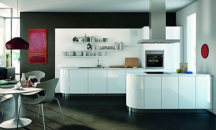 Moderne Designküche von KÜCHEN AT HOME in runder Ausführung Moderne Designküche von KÜCHEN AT HOME in runder Ausführung