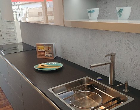 AV5095-GL Designglas lavagrau kombiniert mit AV4030 lichtgrau hochglanz - AV5095