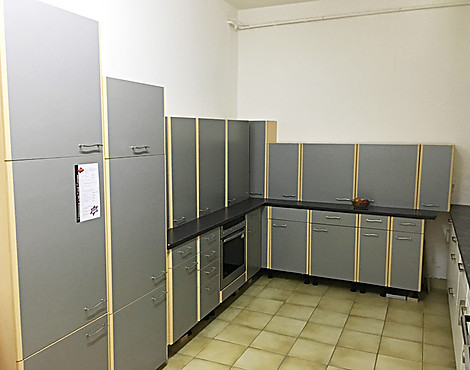 Große Noblia-Küche / Front: Edelstahl Silber/ Buche REPRO / gebraucht - Große Noblia-Küche / Front: Edelstahl Silber/ Buche REPRO / gebraucht
