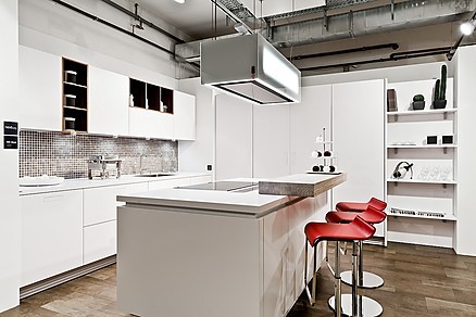 Küchen berlin: küche aktiv kaulsdorf ihr küchenstudio in berlin Küche mit kochinsel und theke