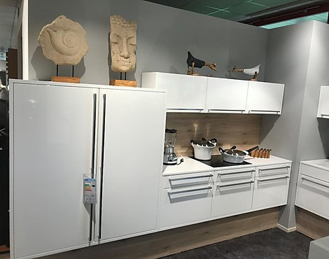 Moderne, zeitlose Küche in weiß - Cube 130 Rhodos weiß Hochglanz lackiert