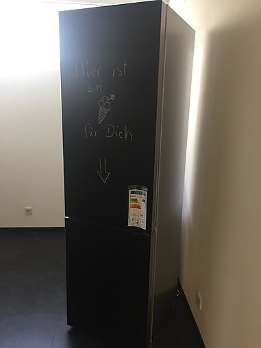 Kühlschrank Kfn29283d Bb Hochwertiger Standkühlschrank Mit Glasfront In Schwarz Miele Küchengerät Von Küchenstudio Bingel In Bad Ems