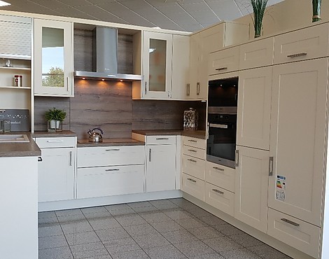 gemütliche Landhaus Küche mit Theke - Derby