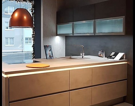 PLANBAR AB 6000,-€ - NOBILIA MODERNE GRIFFLOSE KÜCHE