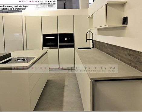 +Segmento blütenweiß ML mit Echt-Beton-Arbeitsplatte - +Segmento blütenweiß matt Lack ML