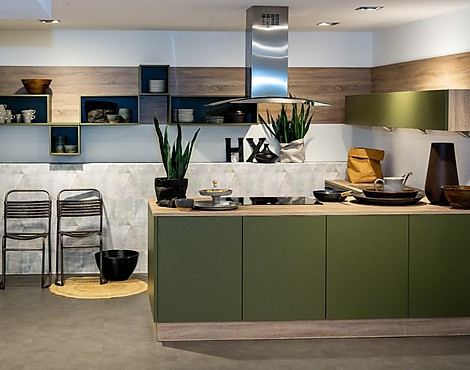 moderne kleine U Küche mit Fronten in Olive und Kansas Oak-Nachbildung - kleine U Küche Olive Kansas Oak