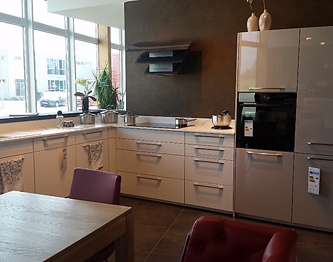 Maxikorpus mit Hochglanz Lack - 312 XENO X1 4312