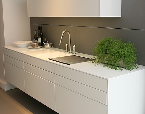 Designküche, wandhängend - Karat weiss mattlack