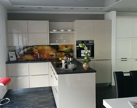 Moderne Küche von ALNO mit Glasfront - Vetrina 368