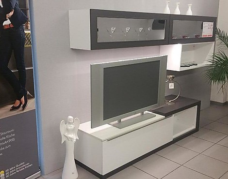 Wohnwand mit schönen breiten Glasschränken - Touch Lacklaminat Alpinweiß + Schiefergrau