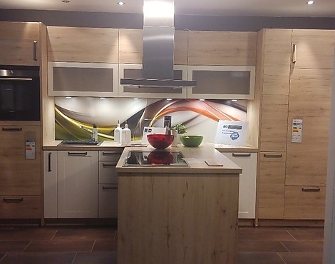 bauformat - Moderne Hochglanz Rahmenfront mit Holz kombiniert