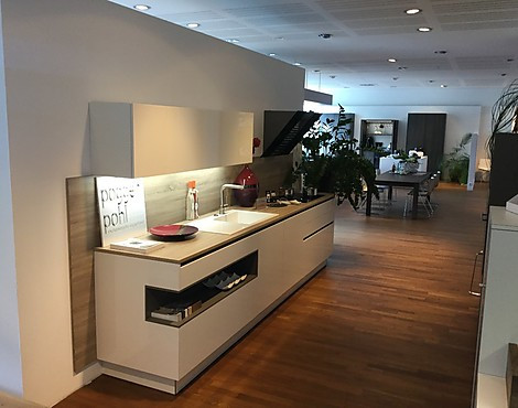 Goldreif-Küche by the Poggenpohl Group - Designküche PURE grifflos
