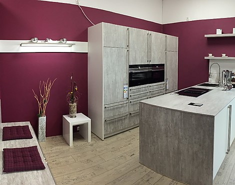 elegant moderne Küchenzeile mit Kochinsel und Sitzbank (Kj7) - INPURA SYSTEMAT, AV 2080, Beton-Natur/Weiß