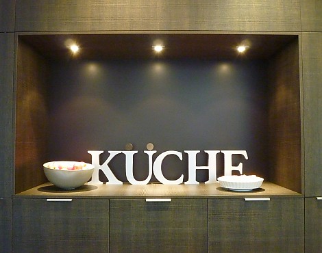 Außergeöhlich geplante Küchenzeile - E.03 Trondheim, Eiche dunkel, sägerauh