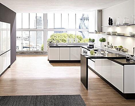 L-Küche mit Theke - Gloss Weiß Hochglanz