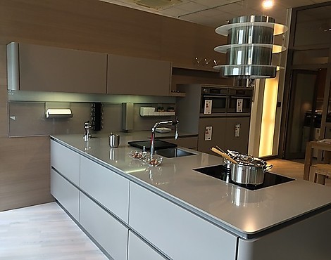 NL 502 Mattlack Trüffelbraun - 3263/4 Premium Küche